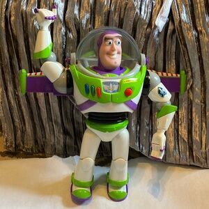Buzz Lightyear with voice (lights on wings and laser light)